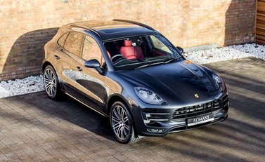 Porsche Macan Turbo 8