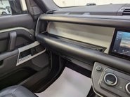 Land Rover Defender 2.0 Defender SE Auto 4WD 5dr 46