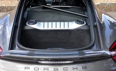 Porsche Cayman GT4 Clubsport 19