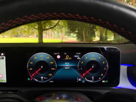 Mercedes-Benz CLA Class CLA 180 AMG LINE PREMIUM PLUS NIGHT EDITION 31
