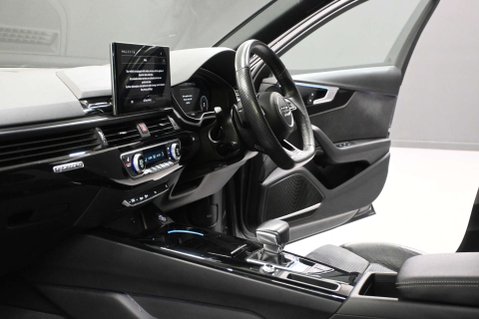 Audi A4 2.0 A4 Black Edition 40 TDI MHEV Quattro Semi-Auto 4WD 5dr 10