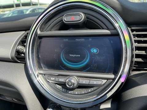 Mini Convertible 1.5 Cooper 2dr [Chili/Media Pack XL] 32