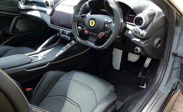 Ferrari GTC4 Lusso 17