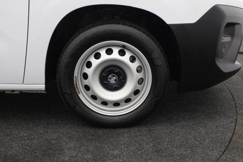 Vauxhall Combo Cargo 1.5 Turbo D 2300 Prime SWB Euro 6 100 ps 38