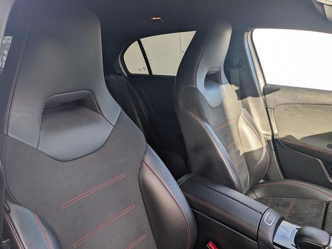 Mercedes-Benz A Class A 180 D AMG LINE PREMIUM 13