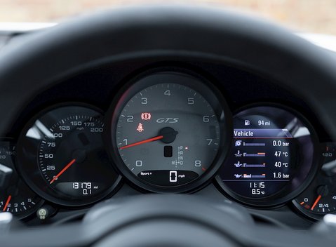 Porsche 911 Carrera GTS (991.2) 18