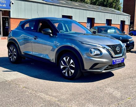 Nissan Juke 1.0 Juke Acenta DiG-T Semi-Auto 5dr 4