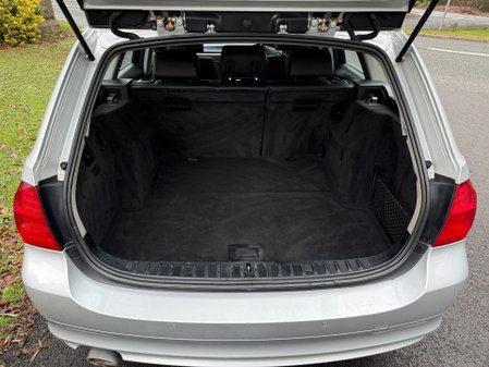 BMW 3 Series 318D EXCLUSIVE EDITION TOURING 25