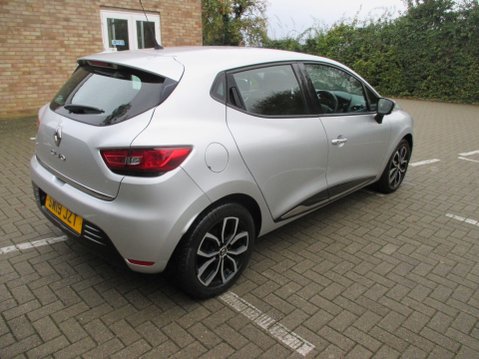 Renault Clio 0.9 TCe Play Euro 6 (s/s) 5dr 9