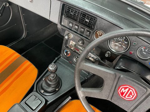MG MGB ROADSTER 29