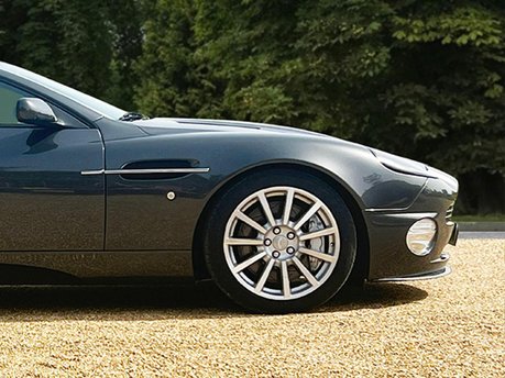 Aston Martin Vanquish V12 S 12