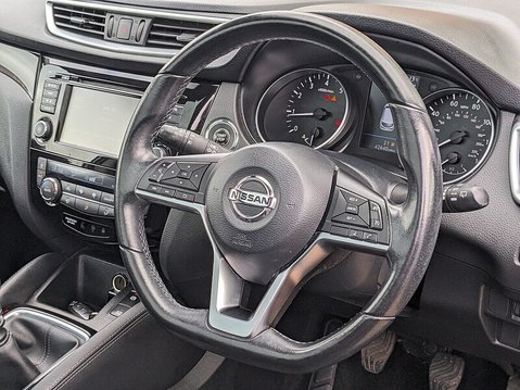 Nissan Qashqai DIG-T N-CONNECTA 22