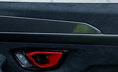 Lamborghini Urus PERFORMANTE 32