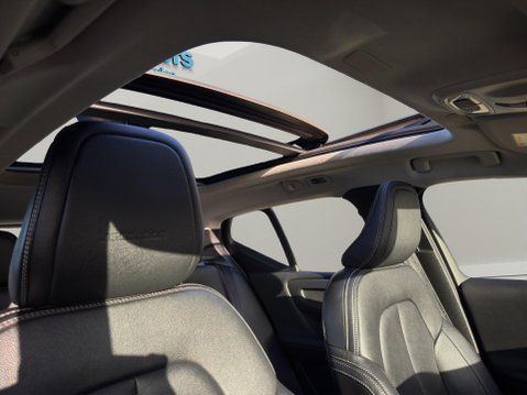 Volvo XC40 1.5 T3 Inscription Pro Euro 6 (s/s) 5dr 3