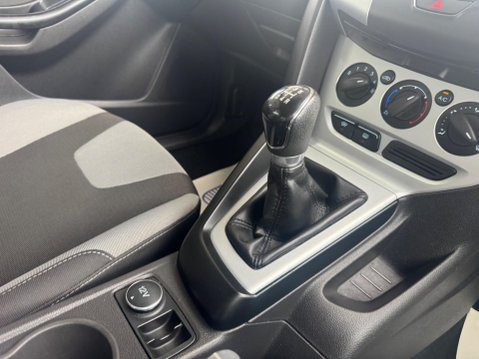 Ford Focus 1.6 Zetec Euro 5 5dr 23
