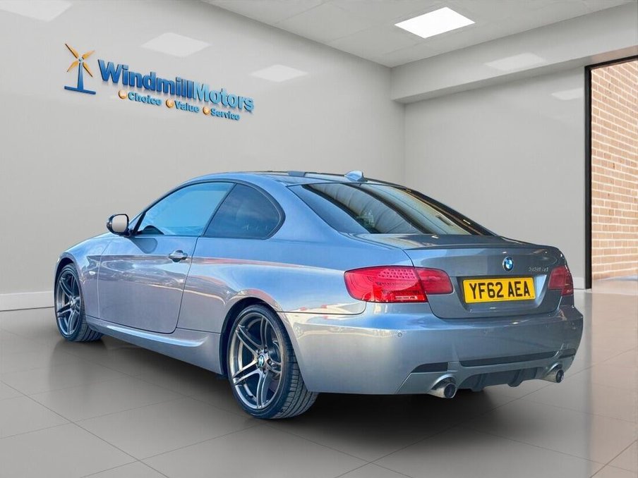 2012 BMW 3 Series — image 8
