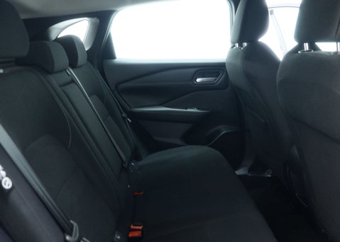 Nissan Qashqai 1.3 DIG-T MHEV Acenta Premium SUV 5dr Petrol Hybrid XTRON Euro 6 (s/s) (158 48