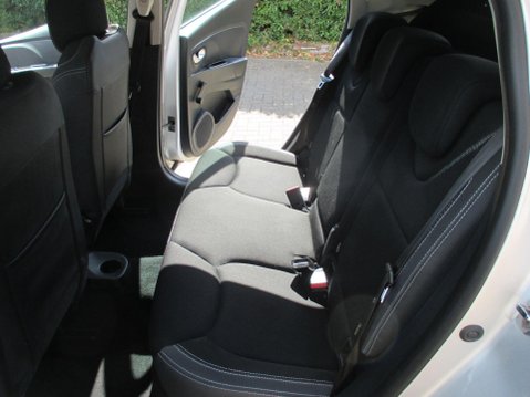 Renault Clio 0.9 TCe Play Euro 6 (s/s) 5dr 31