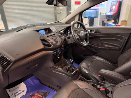 Ford Ecosport 1.0T EcoBoost Titanium 2WD Euro 5 (s/s) 5dr 30