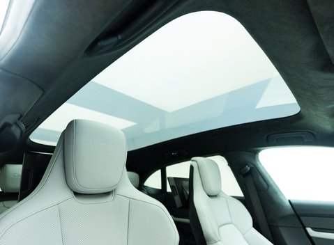 Porsche Taycan Turbo S Cross Turismo 11