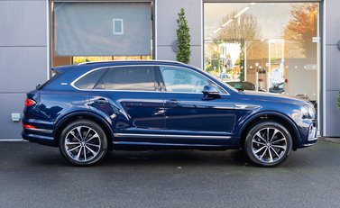 Bentley Bentayga V8 First Edition LHD 3