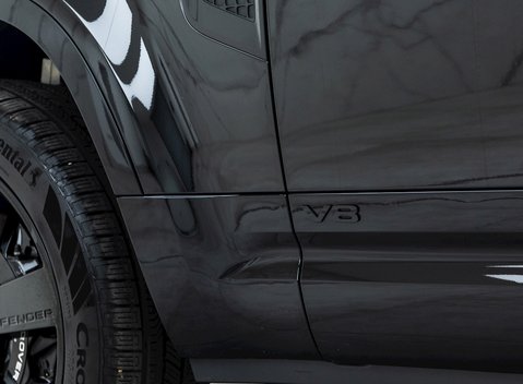 Land Rover Defender 110 V8 23