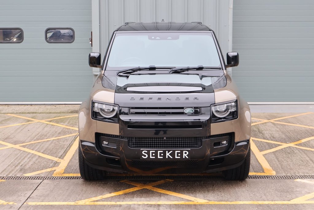 Land Rover Defender 110 D300 HARD TOP X MHEV HUGE FACTORY SPEC SEEKER STYLED WITH SEATS  5