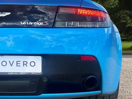 Aston Martin Vantage S V12 24