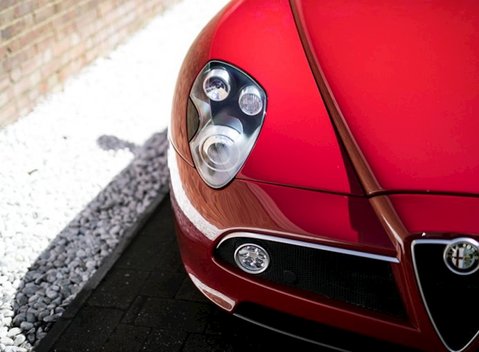 Alfa Romeo 8C Spider 25