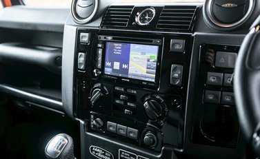 Land Rover Defender 90 Adventure 15