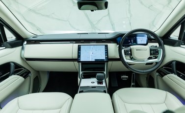 Land Rover Range Rover P550e Autobiography 22