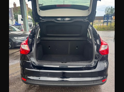 Ford Focus 1.6 Zetec Euro 5 5dr 32