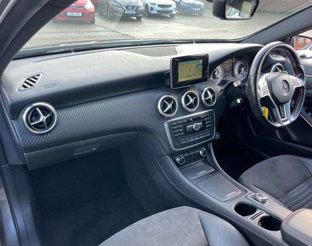 Mercedes-Benz A Class 1.8 A200 BlueEfficiency AMG Sport CDi Auto 5dr 33
