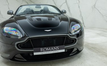 Aston Martin V12 Vantage S Roadster 33