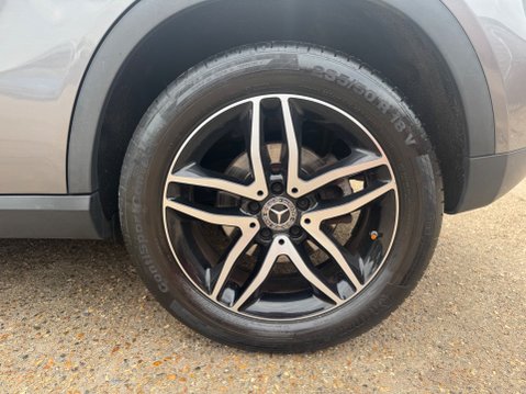 Mercedes-Benz GLA Class GLA 180 URBAN EDITION 28
