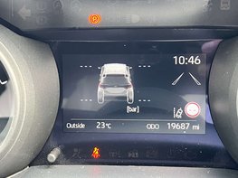 Toyota Yaris 1.5 Yaris Design HEV CVT 5dr 32