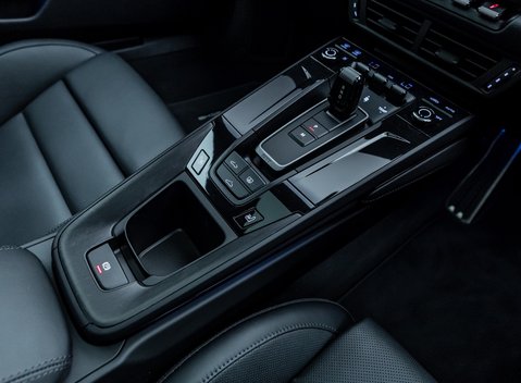 Porsche 911 Carrera GTS (992.2) 21