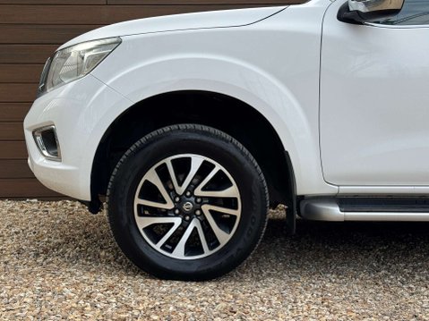 Nissan Navara 2.3 Navara N-Connecta dCi 4WD 5dr 13