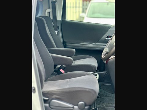 Toyota Alphard 8 SEATER+TWIN SUNROOF+RARE 16
