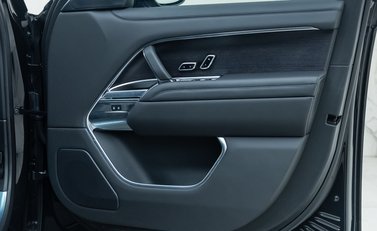 Land Rover Range Rover D350 FIRST EDITION 27