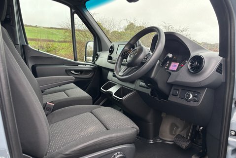 Mercedes-Benz Sprinter 315 Cdi Premium 9g-Tronic Mwb Lr Panel Van 17