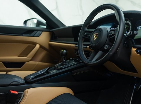 Porsche 911 GT3 TOURING (992) 13