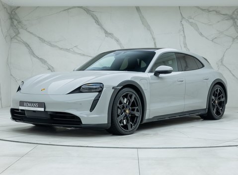 Porsche Taycan 4S Cross Turismo 1