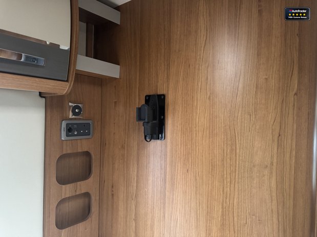 Auto-Trail Comanche Frontier|4 Berth|2 Belts|AUTO|Rear Single Beds|Hab 28
