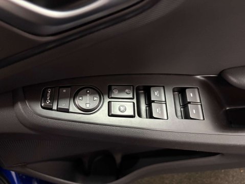 Hyundai IONIQ 1.6 IONIQ Premium SE FHEV Semi-Auto 5dr 11