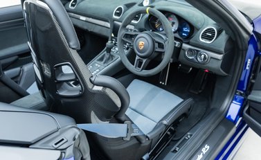 Porsche 718 Spyder RS 17