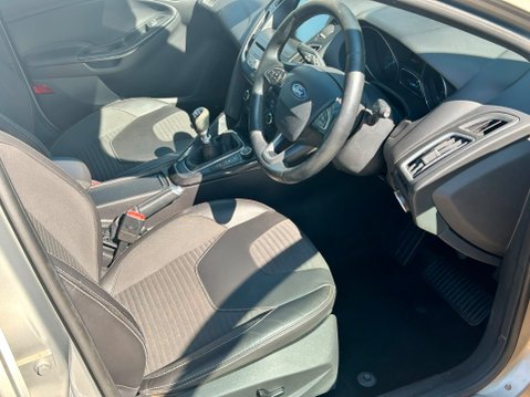 Ford Focus TITANIUM X 12