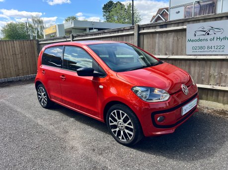 Volkswagen Up 1.0 GROOVE UP 5Dr 2