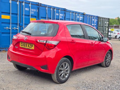 Toyota Yaris 1.5 VVT-i Icon Hatchback 5dr Petrol CVT Euro 6 (111 ps) 28