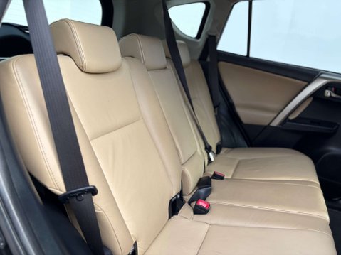 Toyota Rav4 2.2 RAV4 Invincible D-4D 4WD 5dr 25